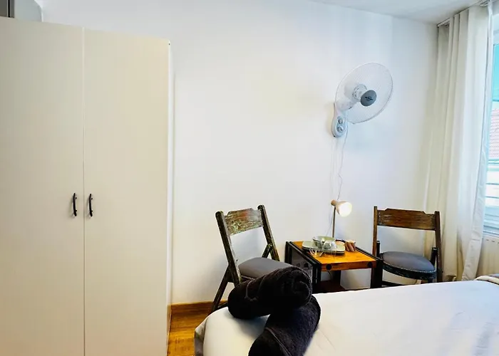 Apartment Comfortable Private In 5br Near Kaufpark Alterlaa