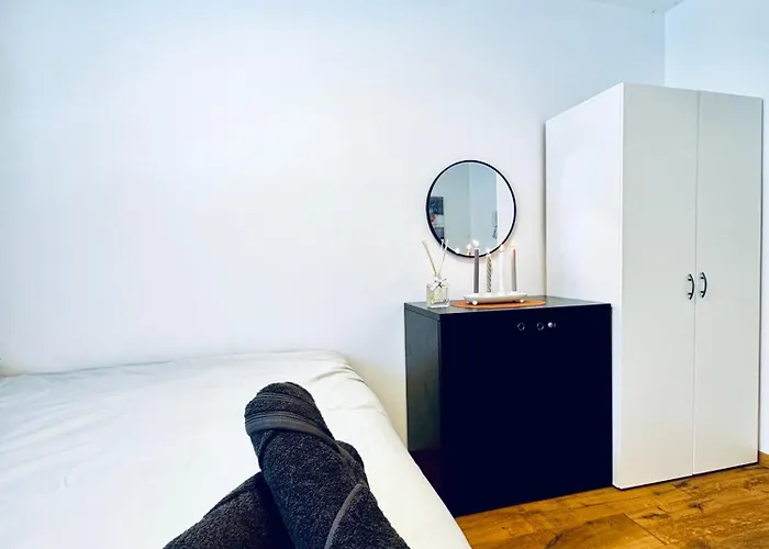 Apartment Comfortable Private In 5br Near Kaufpark Alterlaa